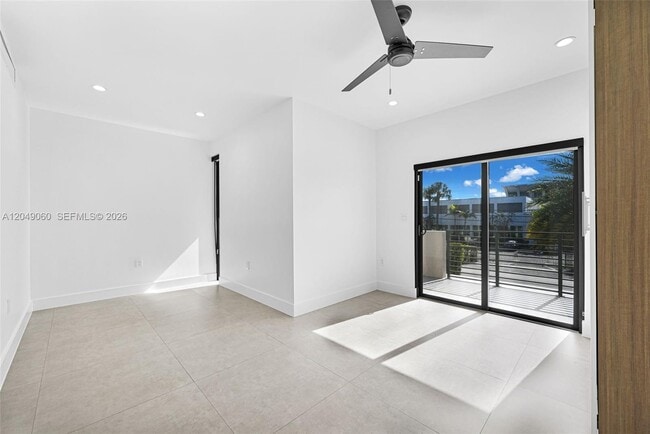 Building Photo - 8871 SW 28th St