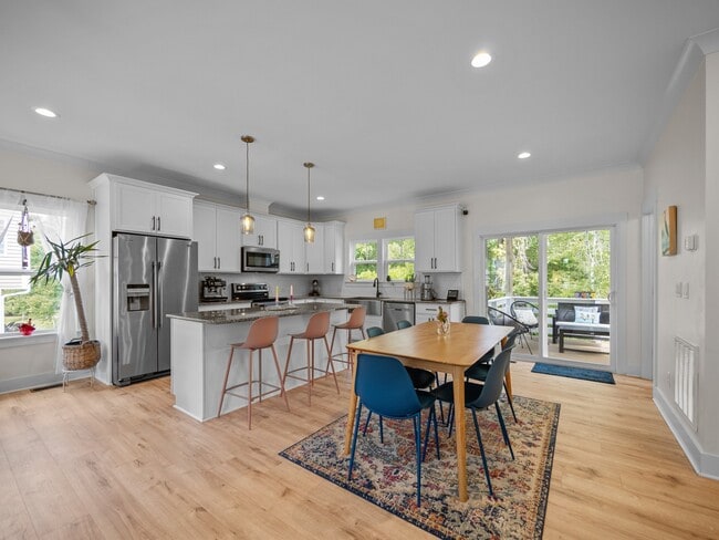 Building Photo - 408 Celtic Ash St