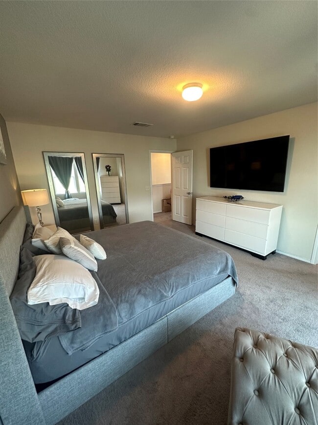 Building Photo - 5730 Pampus Prairie Rd