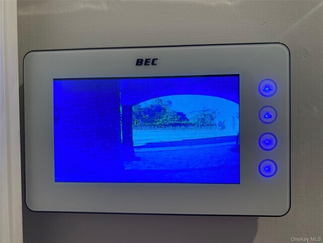 Building Photo - 840 Montauk Hwy