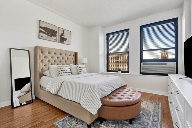 Building Photo - 600 S Dearborn St