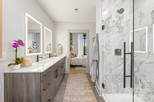 Building Photo - 2025 Cleveland Ave