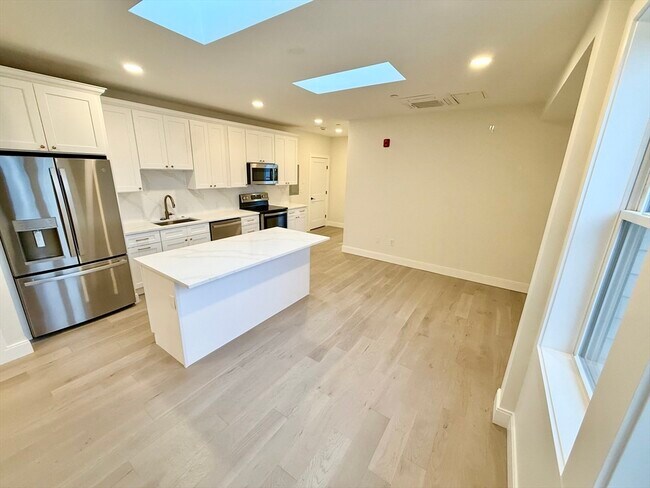 Building Photo - 120 Emerson St