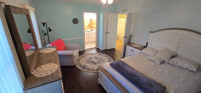 Building Photo - M1715 Pebble Beach Ln (VO/M10)