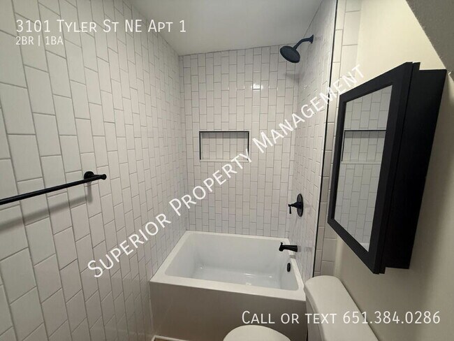 Building Photo - 3101 NE Tyler St