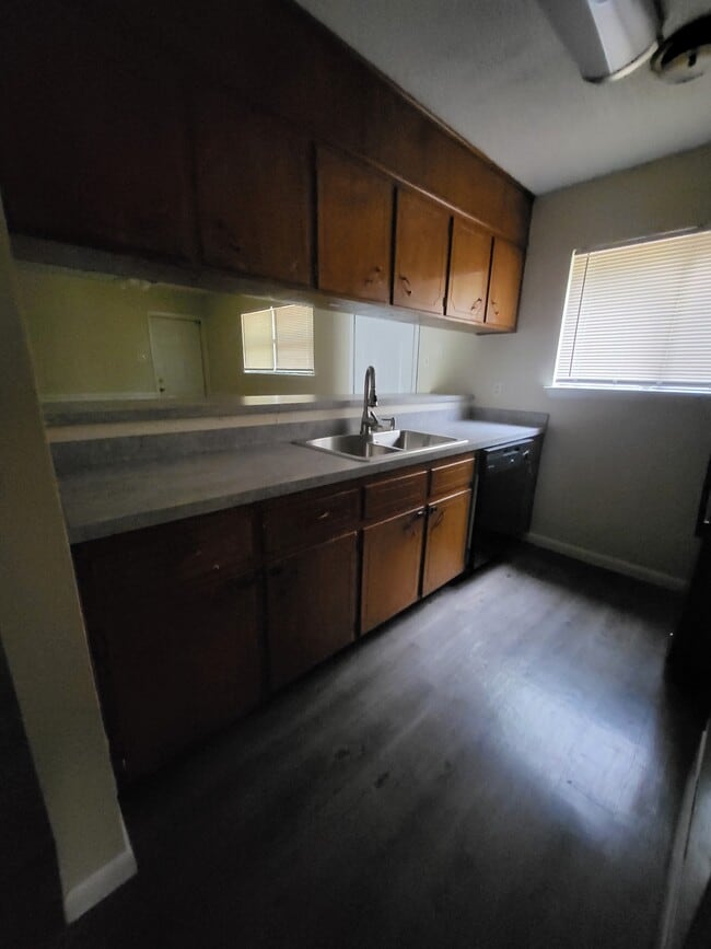 Building Photo - 1608 Linda Ln