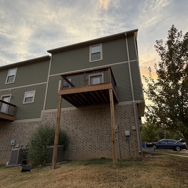 Building Photo - 2787 W Blackstone Crossing