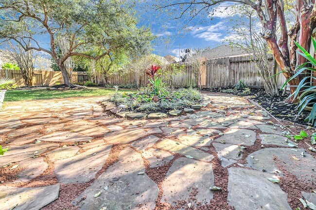 Building Photo - 23207 Willow Pond Pl