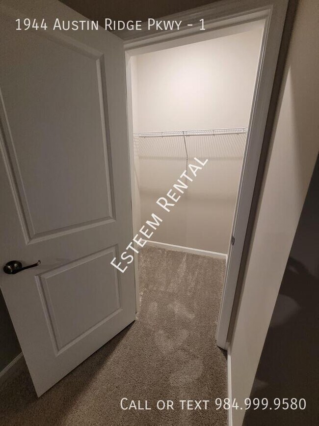 Building Photo - 1944 Austin Ridge Pkwy