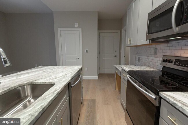 Building Photo - 1411 Walnut St