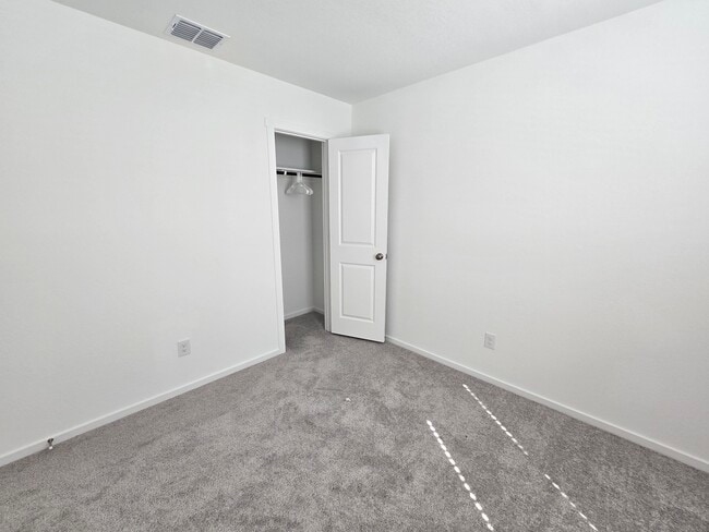 Building Photo - 4924 Arden Springs Ave