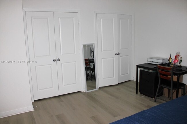 Building Photo - 470 NE 12th St