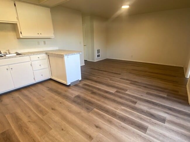 Building Photo - Fantastic 2-Bedroom, 1-Bath Apartment With W/D Hookups in Creswell!
