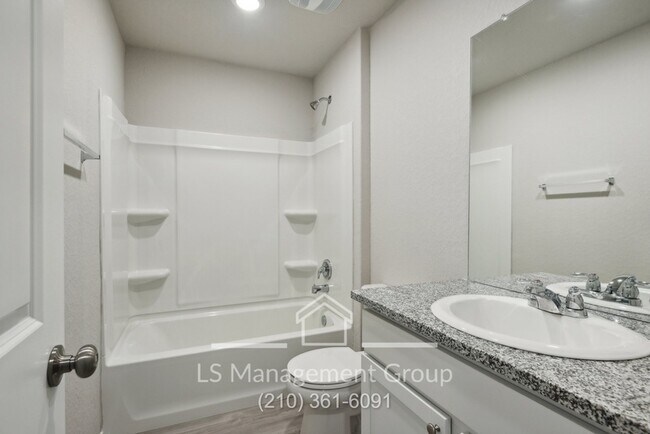 Building Photo - 10546 Varmus Dr
