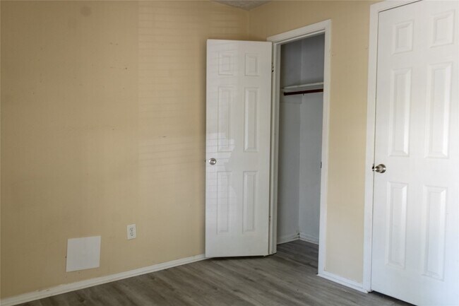 Building Photo - 8215 Lone Bridge Ln