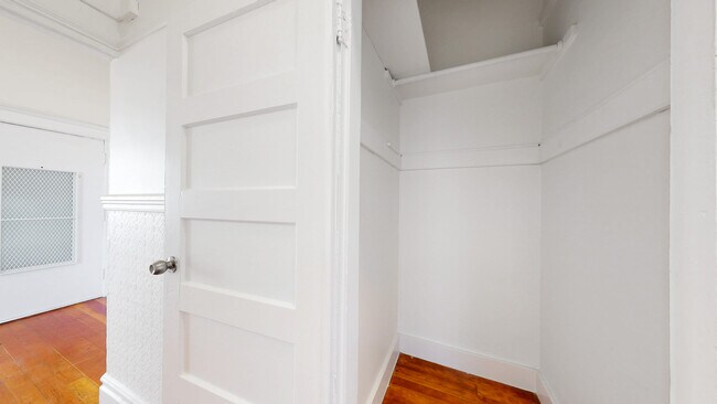 Building Photo - 1233 Laguna St