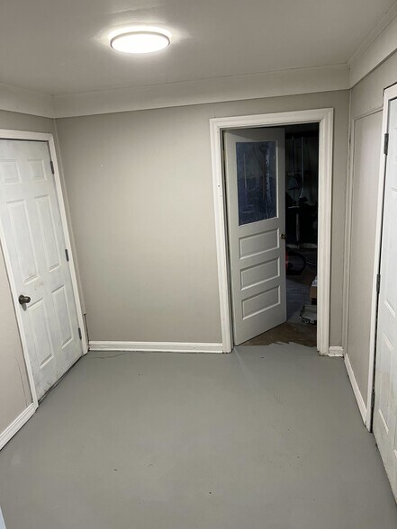 Building Photo - 2413 Coy Ave