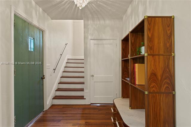 Building Photo - 604 Alcazar Ave