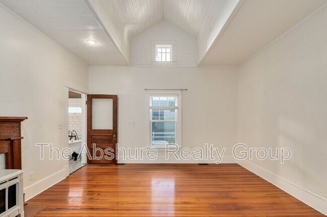 Building Photo - 362 Chalybeate Rd