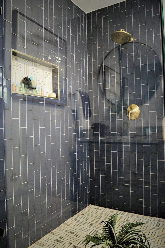 Building Photo - 1115 8th St N