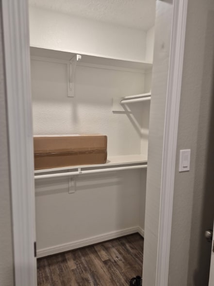 Building Photo - 2948 Elm Rd