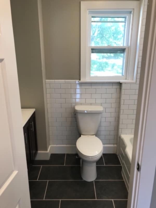 Building Photo - 916 Burris Ave