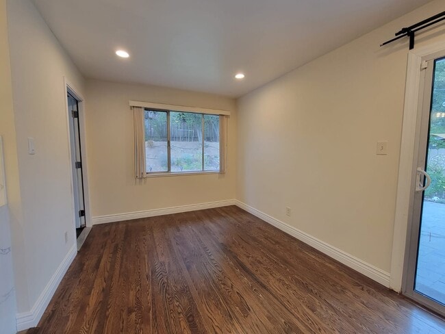 Building Photo - 4380 Entrada Dr