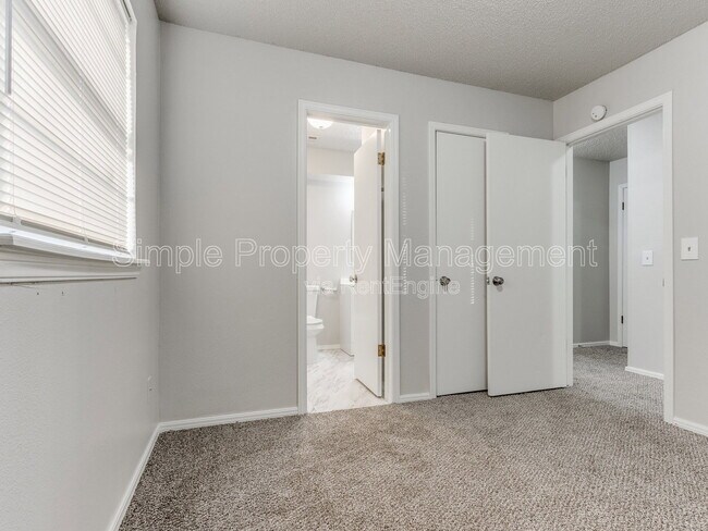 Building Photo - 8508 Candlewood Dr