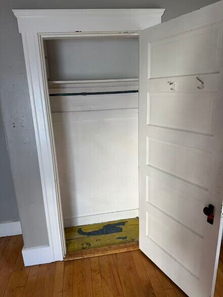 Building Photo - 84 Florence St