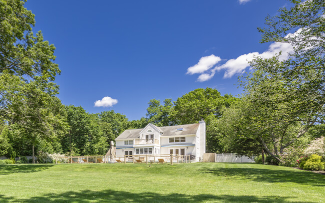 Building Photo - 27 Fieldview Ln