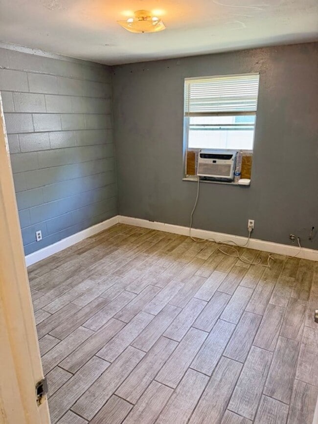 Building Photo - 8105 N Klondyke St