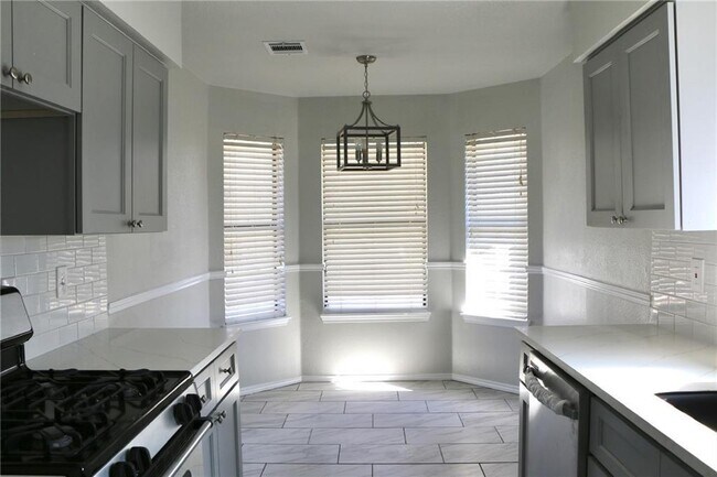 Building Photo - 408 Sage Boot Dr