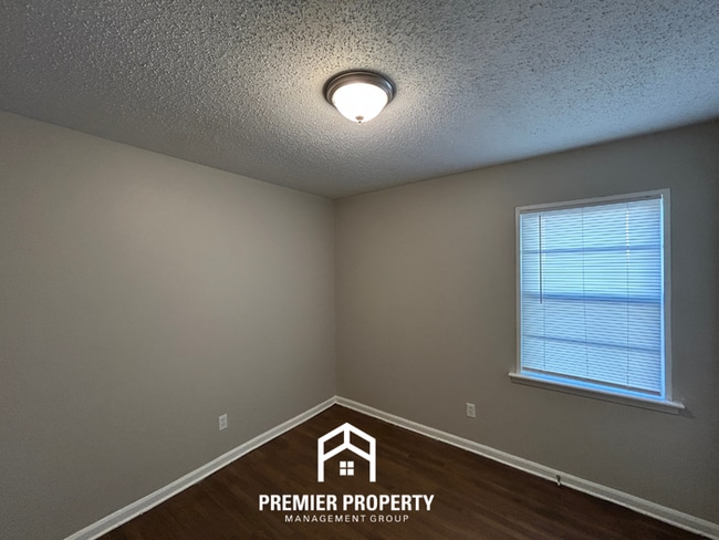 Building Photo - 8288 Cedarbrush Dr