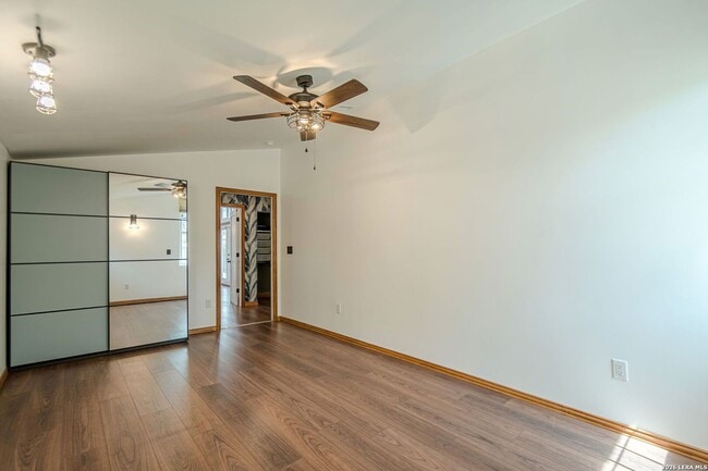 Building Photo - 227 Devonshire Dr