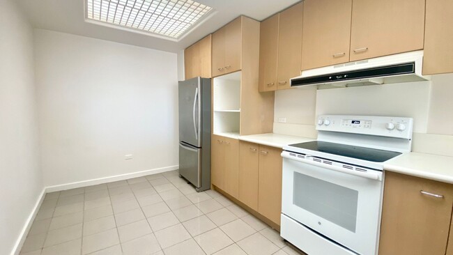 Building Photo - Spacious 2 Bedroom, 2 Bath, with 2 Parking Stalls - Kalele Kai in Hawaii Kai