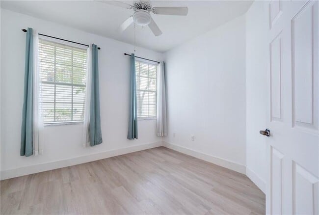 Building Photo - 761 SW 148th Ave