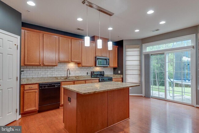 Building Photo - 44241 Beaver Creek Dr
