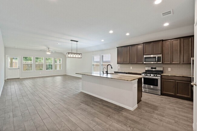 Building Photo - 914 Golden Willow Ln