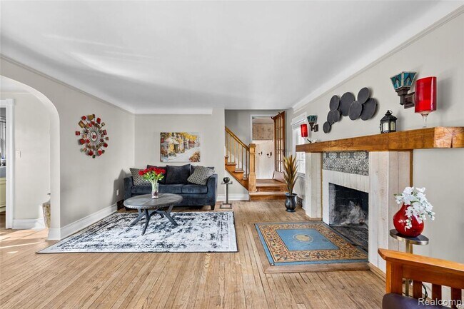 Building Photo - 1674 Eaton Rd