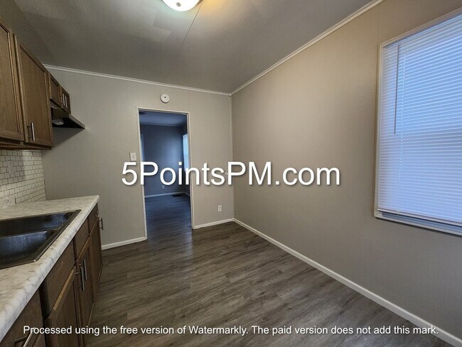 Building Photo - 1032 Andrew St