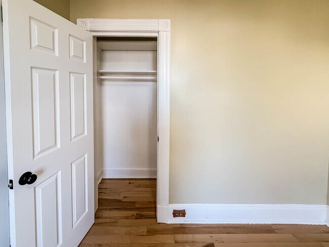 Building Photo - 90 Carlton Ave