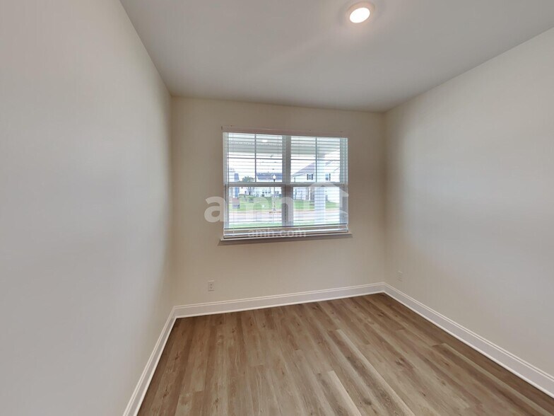 Building Photo - 5328 Trust Dr