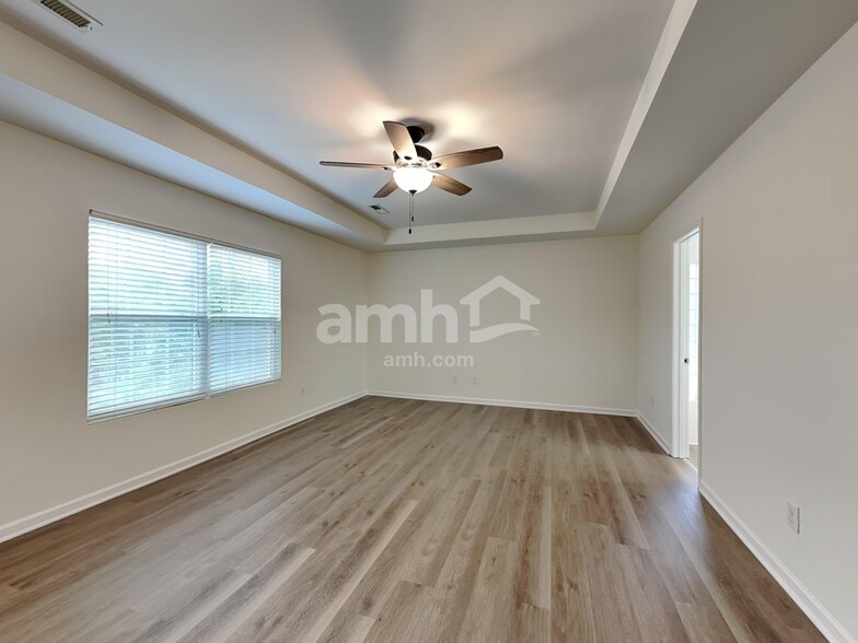 Building Photo - 817 Redland Dr