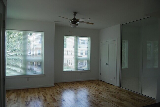 Building Photo - 1109 Porter St