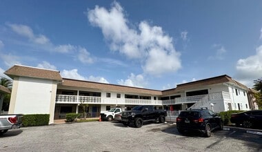 Building Photo - 305 SE 9th Ave