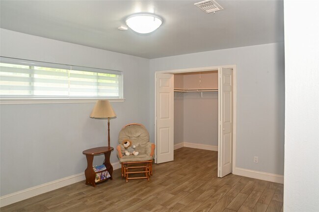 Building Photo - 5254 N Braeswood Blvd