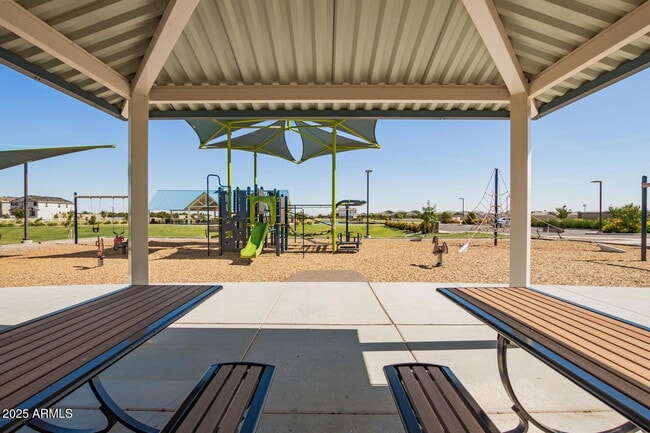 Building Photo - 2968 E Lucky Horseshoe Ln