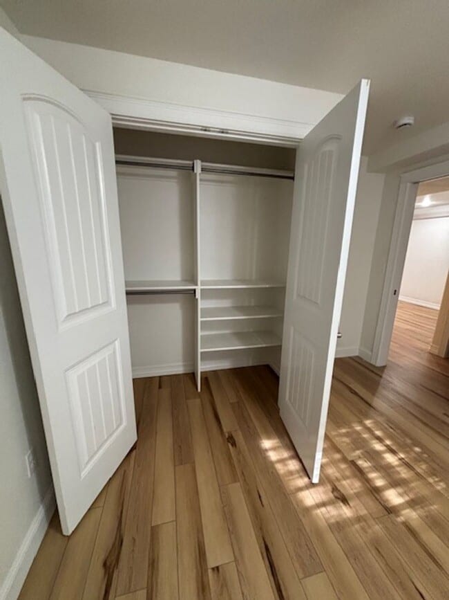 Building Photo - 4 Bedroom 3.5 Bath Townhouse Near Dell Range Blvd.