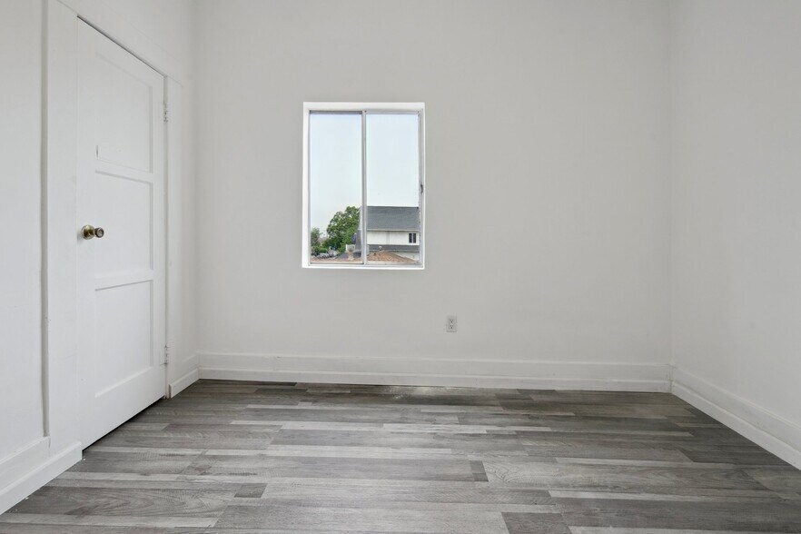 Building Photo - 635 W 53rd St
