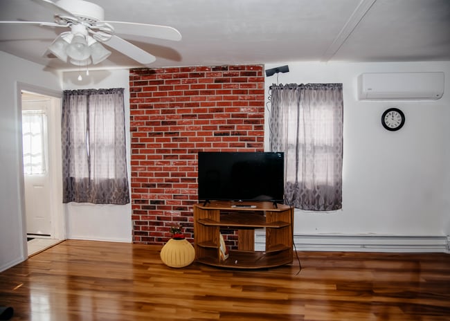 Building Photo - 506 Circle Dr